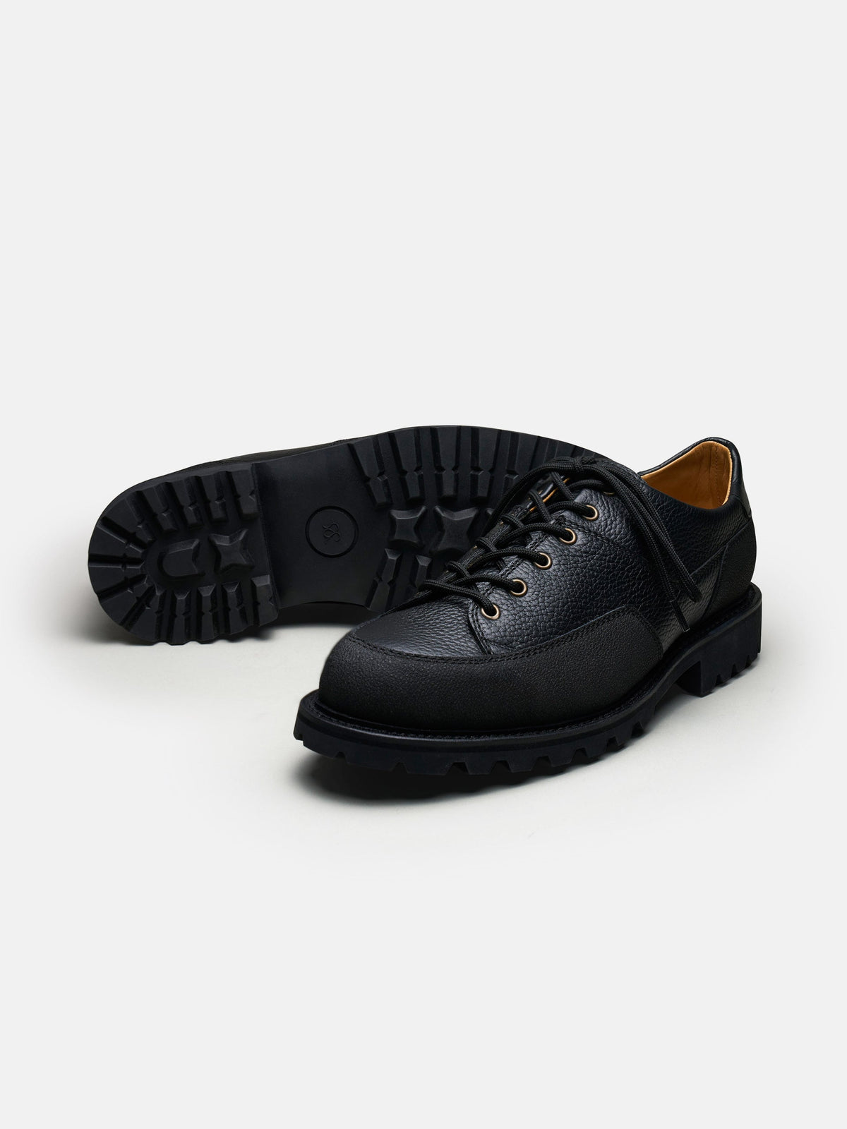 The Hybrid Hiker Sneaker - Black Grain – Aveltero men's footwear
